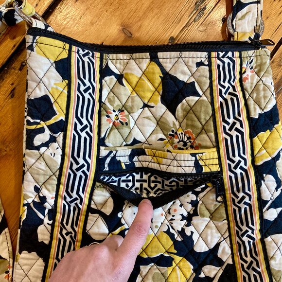 Lovely Vera Bradley Black, Yellow, & White Floral Patterned Cotton Crossbody Bag - Picture 3 of 4